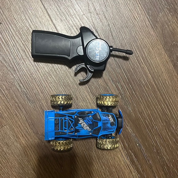 Mini rc car - Picture 1 of 4
